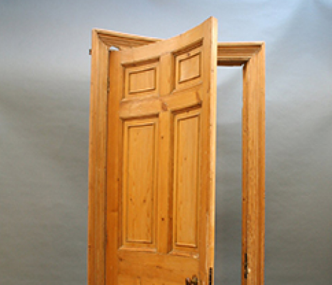 Concave door